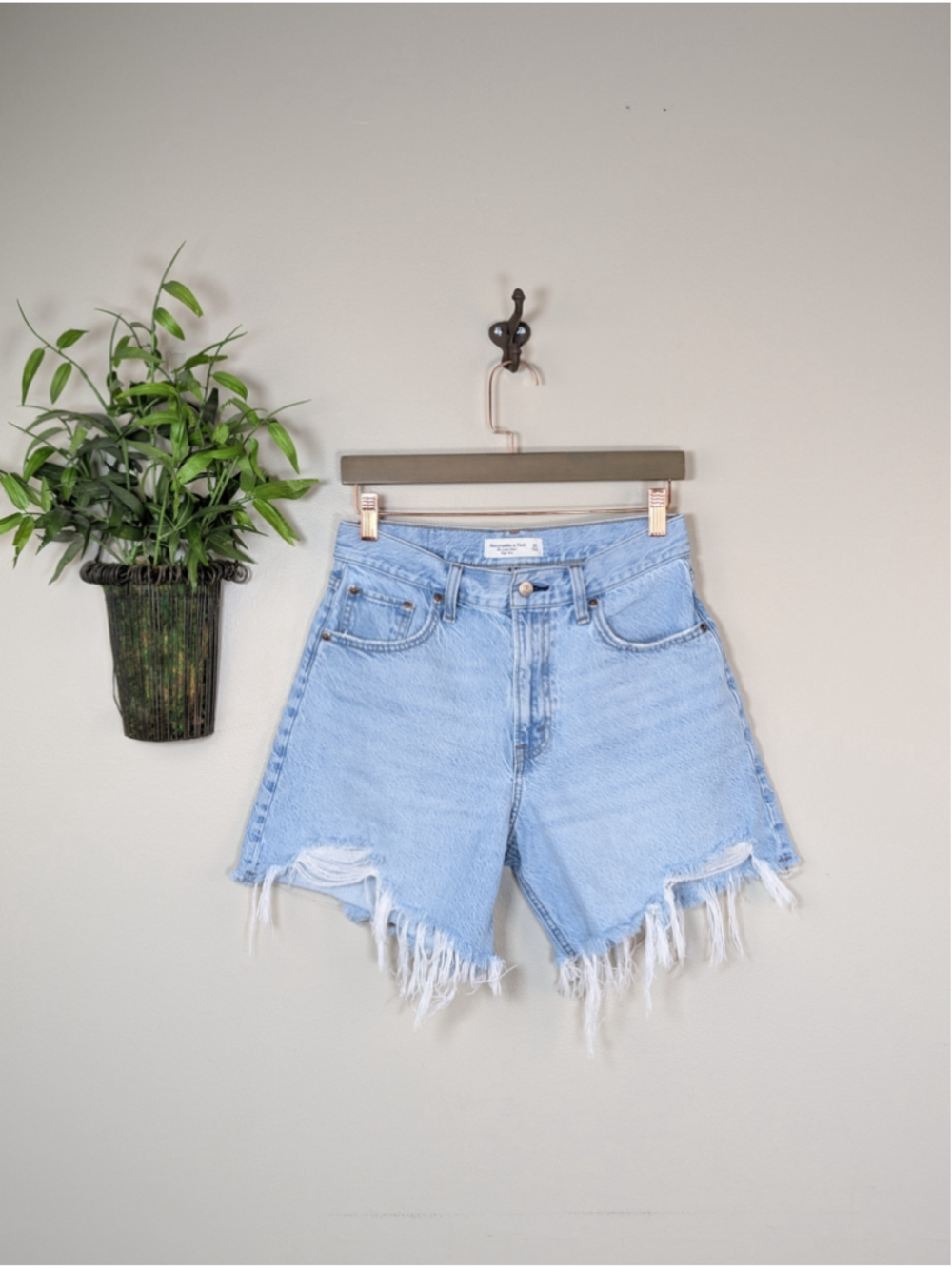 Abercrombie & Fitch 26 Loose Mom Jean Shorts High Rise Light Wash Distressed AF